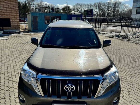 2016 Toyota Land Cruiser Prado 6-speed 150 Series Рестайлинг 1, золотистый, 3855000 рублей - вид 2