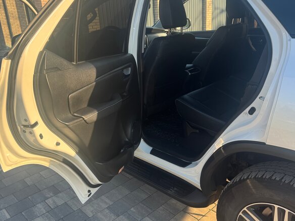 2021 Toyota Fortuner II Рестайлинг, белый, 4299000 рублей - вид 9