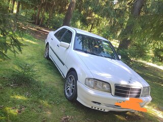 1995 Mercedes-Benz C-Класс 220 I (W202), белый, 290000 рублей, вид 2