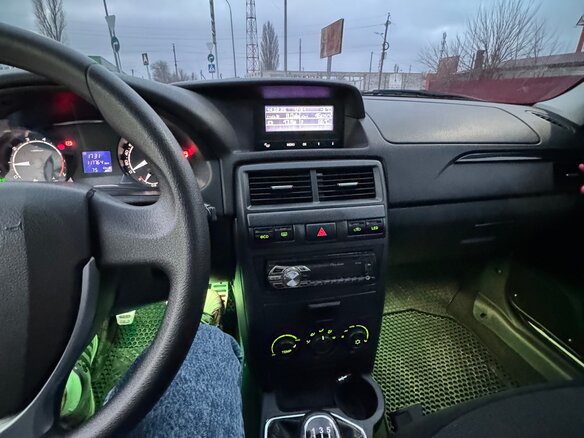 2015 Lada (ВАЗ) Priora I Рестайлинг, белый, 775000 рублей - вид 19