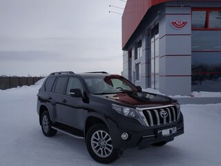 2017 Toyota Land Cruiser Prado 150 Series Рестайлинг 1, чёрный, 5000000 рублей, вид 4