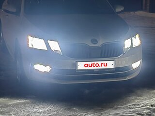 2018 Skoda Octavia III (A7) Рестайлинг, белый, 1620000 рублей, вид 5