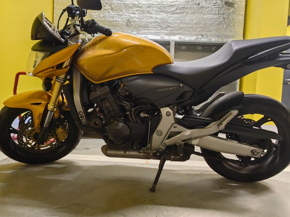 2008 Honda CB 600F Hornet, золотистый, 560000 рублей - вид 3