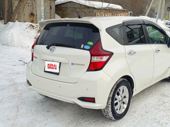 2020 Nissan Note e-Power II Рестайлинг, белый, 1550000 рублей - вид 6