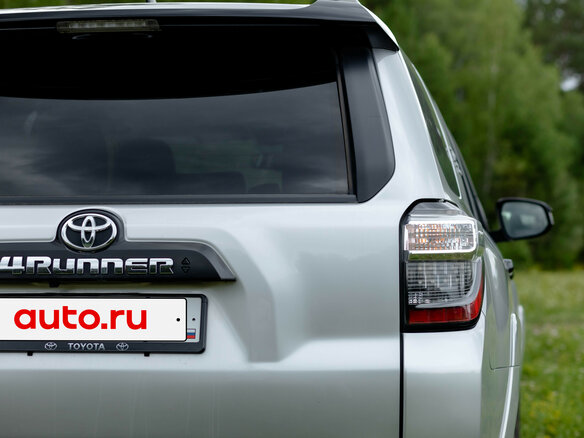 2022 Toyota 4Runner V Рестайлинг, серебристый, 8590000 рублей - вид 24