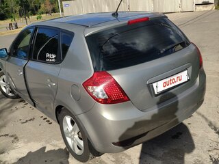 2011 Kia Ceed I Рестайлинг, серебристый, 550000 рублей, вид 2