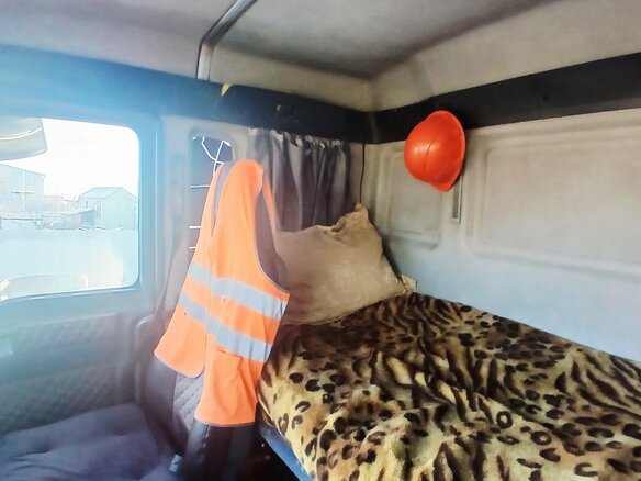 2002 MAN 26, красный, 1650000 рублей - вид 6