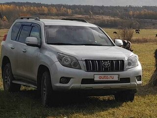 2010 Toyota Land Cruiser Prado 150 Series, серебристый, 2900000 рублей, вид 1