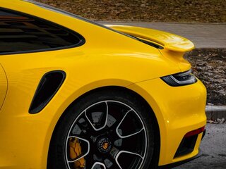 2020 Porsche 911 Turbo S VIII (992), жёлтый, 17500000 рублей, вид 4