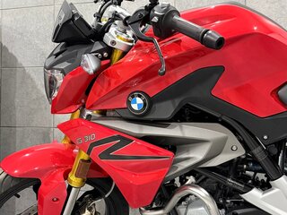 2020 BMW G 310 R, красный, 550000 рублей, вид 2