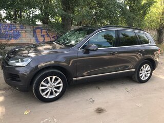 2011 Volkswagen Touareg II, серый, 1850000 рублей, вид 2
