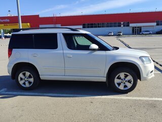 2014 Skoda Yeti I Рестайлинг, белый, 800000 рублей, вид 3
