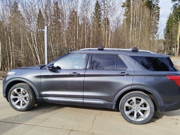 2019 Ford Explorer VI, серый, 3900000 рублей - вид 3