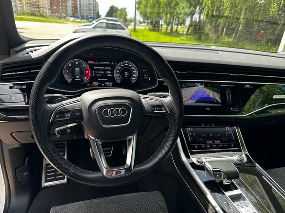 2021 Audi Q8 45 TDI I (4M), белый, 7099000 рублей - вид 14