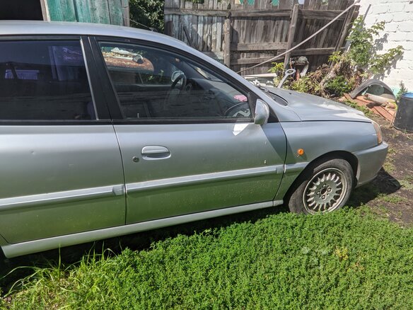 2003 Kia Rio I Рестайлинг, серебристый, 280000 рублей - вид 1