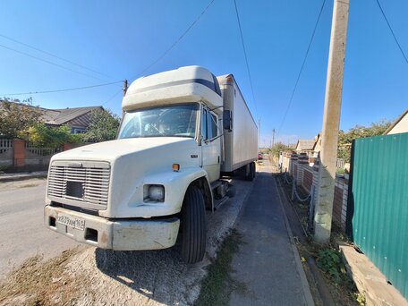 2003 Freightliner Business Class (FL), белый, 800000 рублей, вид 1