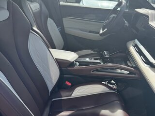 2023 Geely Monjaro I, белый, 3005000 рублей, вид 5