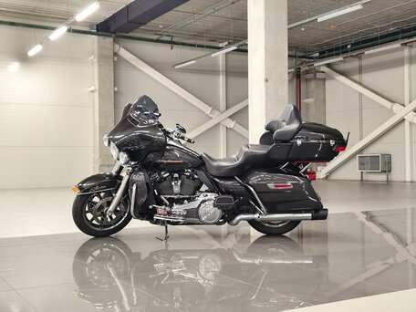 2018 Harley-Davidson Electra Glide, серый, 1600000 рублей, вид 4