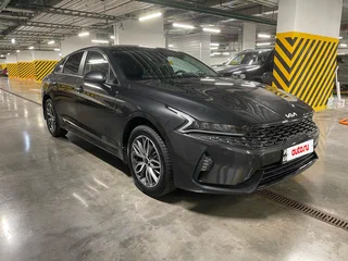 2021 Kia K5 III, серый, 2000000 рублей, вид 1