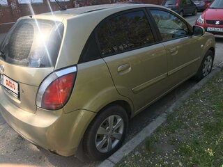 2010 Kia Rio II Рестайлинг, золотистый, 750000 рублей, вид 4
