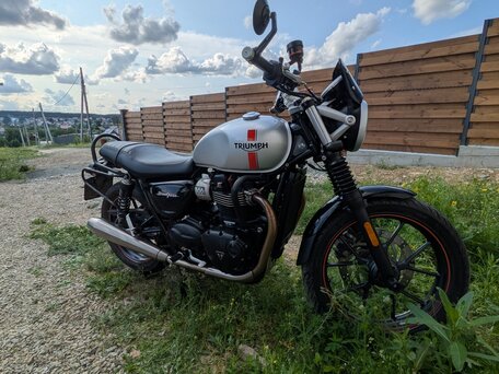 2016 Triumph Street Twin, серый, 700000 рублей, вид 4