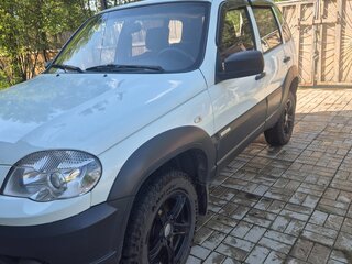 2014 Chevrolet Niva I Рестайлинг, белый, 675000 рублей, вид 4