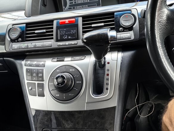 2012 Honda Elysion I Рестайлинг, серебристый, 2300000 рублей - вид 15