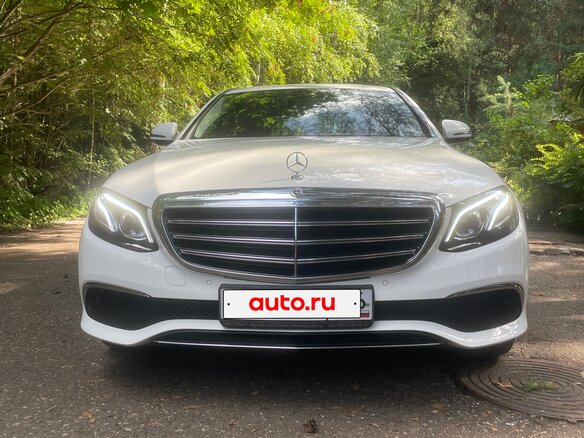 2017 Mercedes-Benz E-Класс 220 d V (W213, S213, C238), белый, 4250000 рублей - вид 1