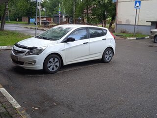 2015 Hyundai Solaris I Рестайлинг, белый, 700000 рублей, вид 3