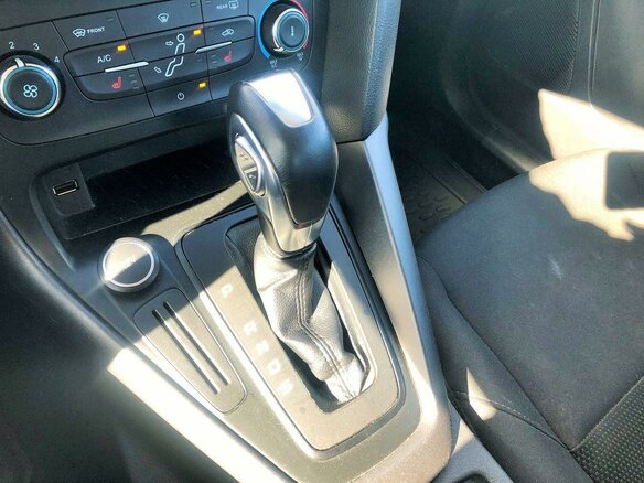 2016 Ford Focus III Рестайлинг, серебристый - вид 12