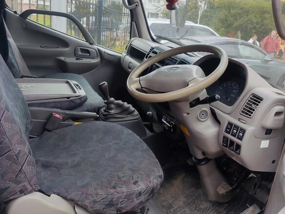 1987 Toyota Dyna, белый, 2000000 рублей - вид 4