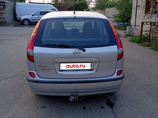 2001 Nissan Almera Tino I, серебристый, 600000 рублей, вид 3