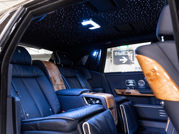 2020 Rolls-Royce Phantom Extended VIII (Series I), чёрный - вид 15