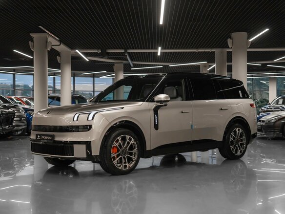 2026 Lynk & Co 900, серый, 7800000 рублей