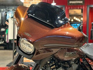 2024 Harley-Davidson CVO Street Glide, пурпурный, 4950000 рублей, вид 3