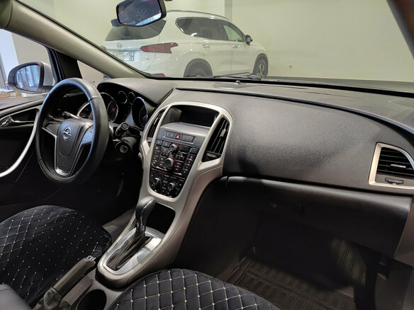 2013 Opel Astra J Рестайлинг, серебристый, 615000 рублей - вид 10