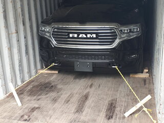 2023 Ram 1500 Crew Cab V, чёрный, 9339528 рублей, вид 3