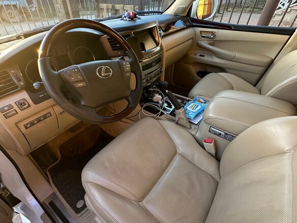 2011 Lexus LX 570 III, белый, 3550000 рублей - вид 6