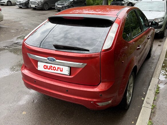 2008 Ford Focus II Рестайлинг, красный, 460000 рублей - вид 7