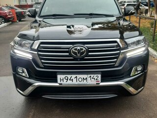 2017 Toyota Land Cruiser 200 Series Рестайлинг 2, чёрный, 6800000 рублей, вид 1