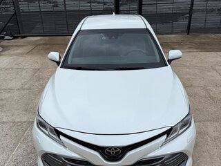 2020 Toyota Camry VIII (XV70), белый, 2208000 рублей, вид 2