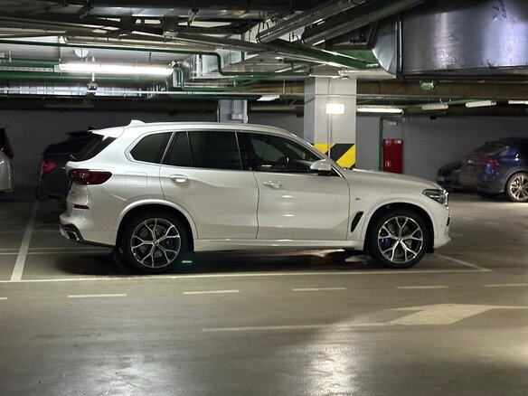 2020 BMW X5 40i IV (G05/G18), белый, 6500000 рублей - вид 20