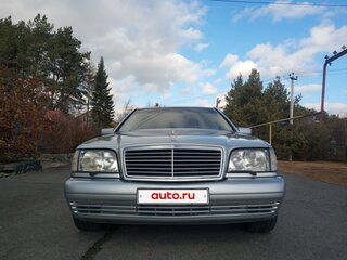 1997 Mercedes-Benz S-Класс 320 Long III (W140) Рестайлинг, серебристый, 2800000 рублей, вид 4