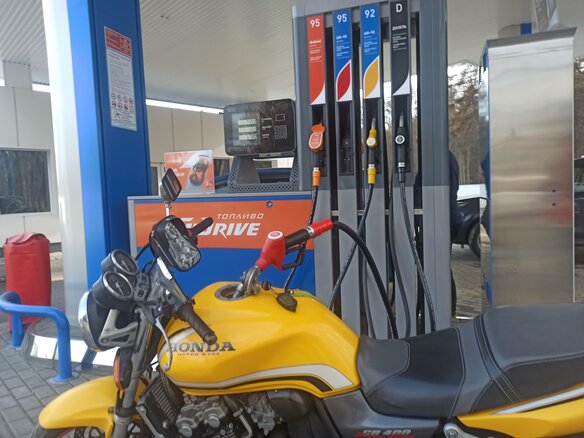 2001 Honda CB 400 Super Four, жёлтый, 320000 рублей - вид 4
