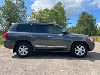 2013 Toyota Land Cruiser 200 Series Рестайлинг 1, серый, 3700000 рублей, вид 4