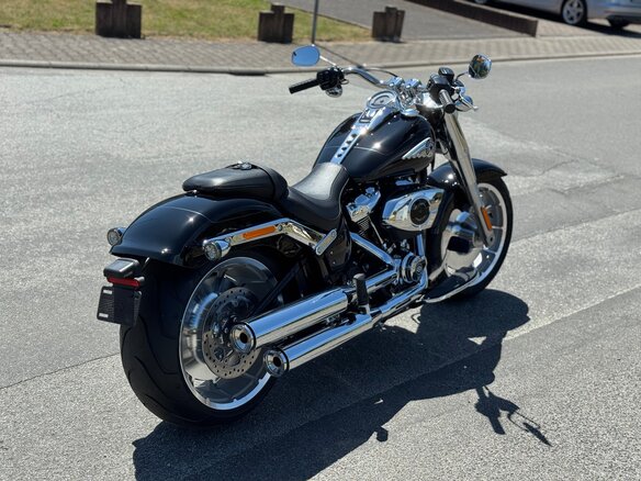 2026 Harley-Davidson Fat Boy, чёрный, 3299000 рублей - вид 4