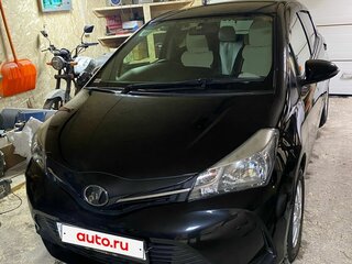 2014 Toyota Vitz III (XP130) Рестайлинг, чёрный, 800000 рублей, вид 3