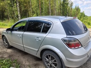 2011 Opel Astra H Рестайлинг, серебристый, 550000 рублей, вид 4
