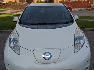 2013 Nissan Leaf (EM57) I (ZE0/AZE0), белый, 1170000 рублей, вид 2