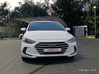 2017 Hyundai Elantra VI (AD), белый, 1350000 рублей, вид 3